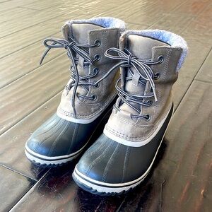 Sorel waterproof boots size 8.5